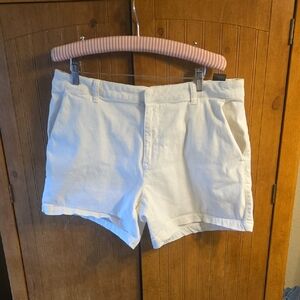191 Banana Republic White High-Rise Chino Shorts